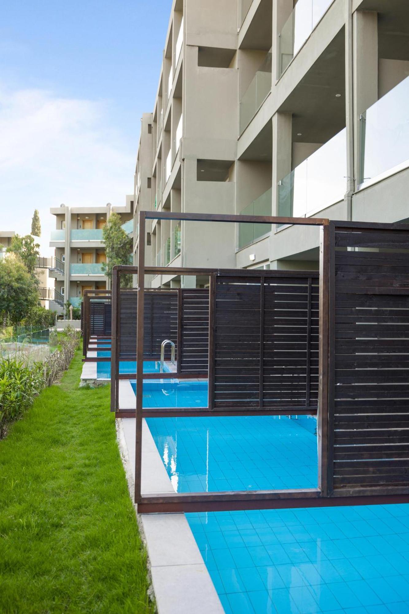 Kairaba Mythos Palace - Adults Only Kouspades Exterior photo The swimming pool at the hotel
